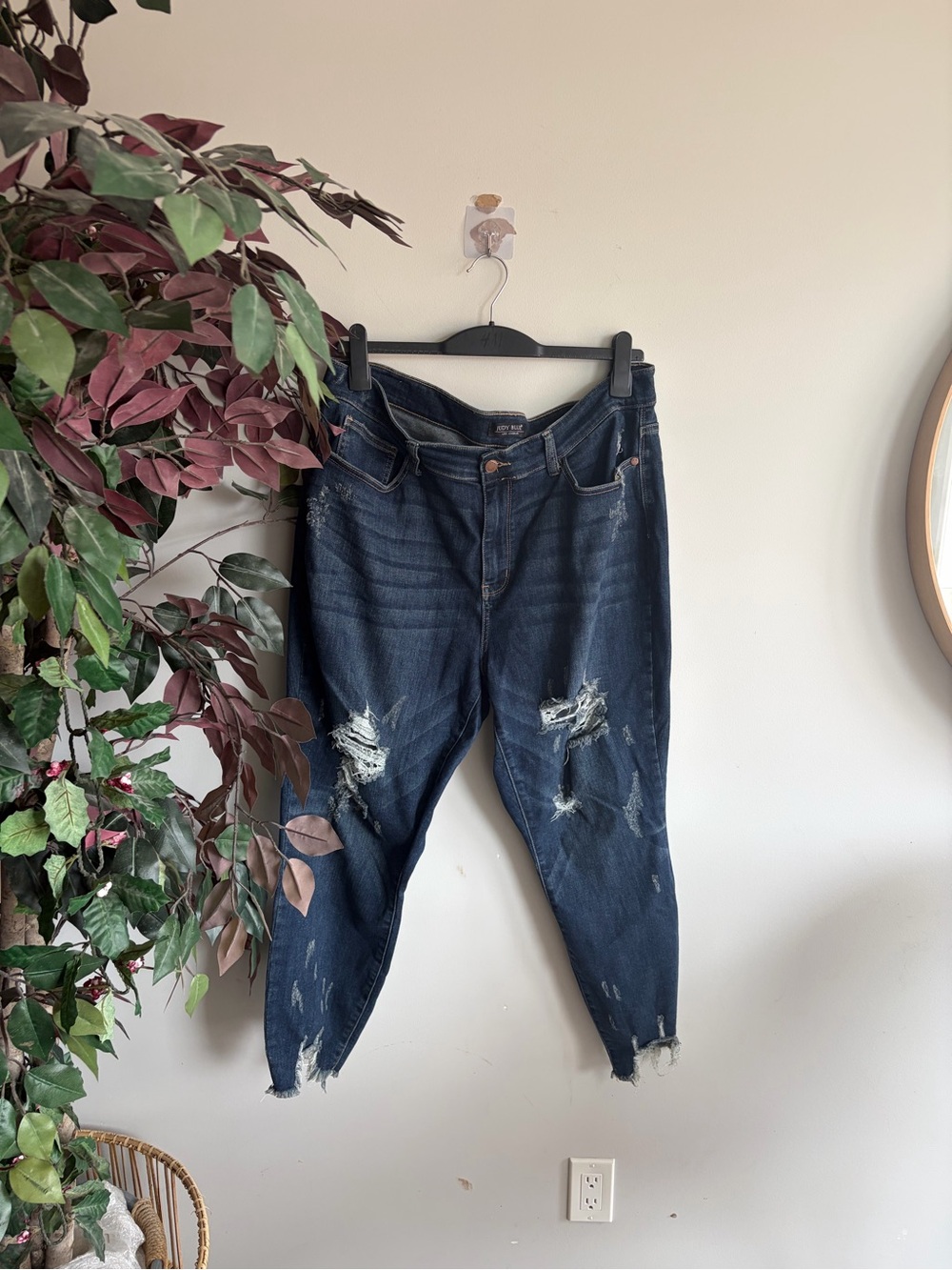 Judy Blue Dark Blue Distressed Boyfriend Jeans